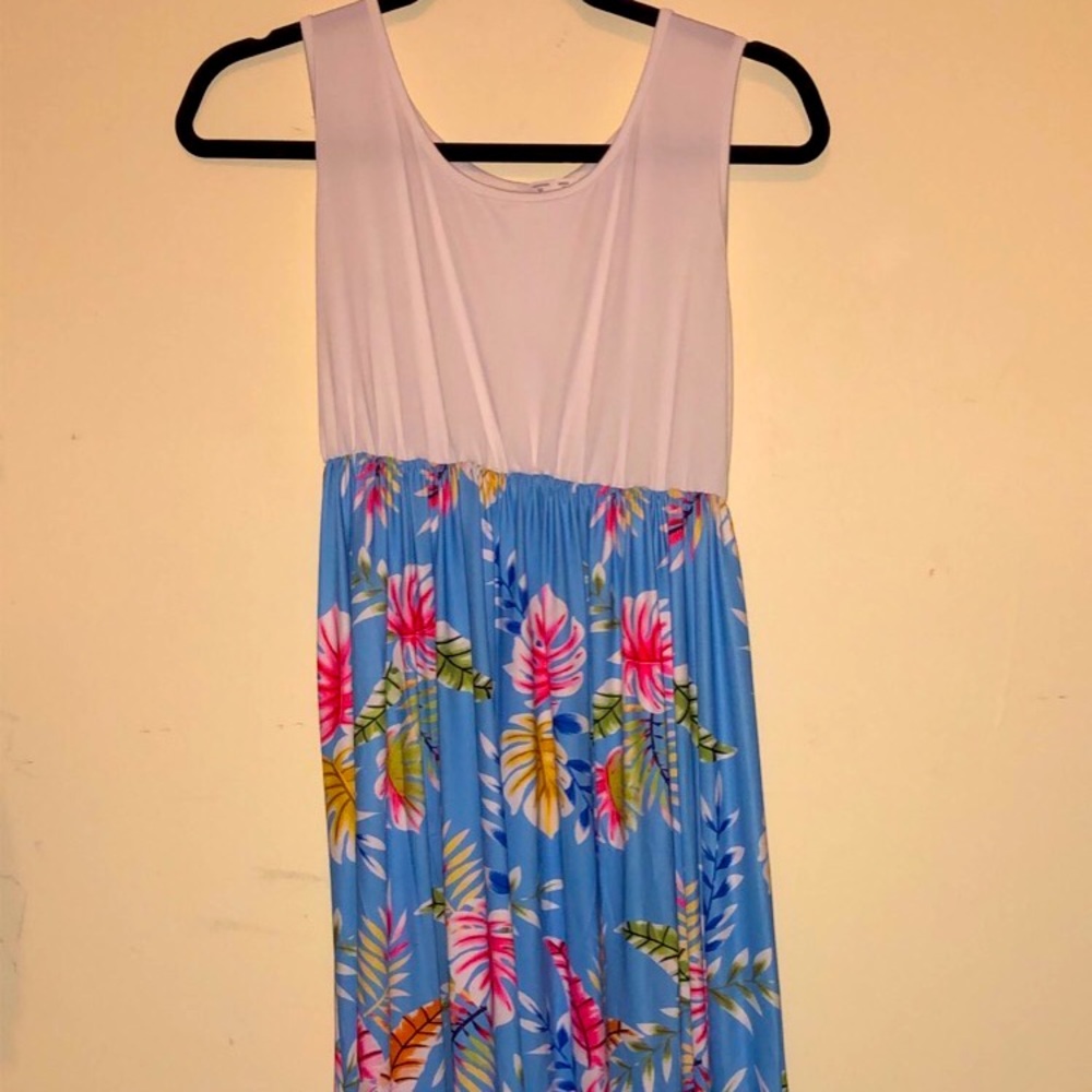 Sleeveless maxi maternity dress